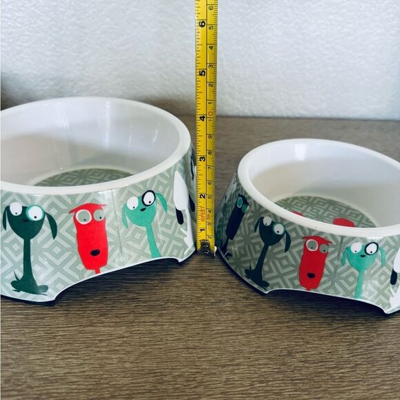 Whimsical Dog Pet Feeder Water Bowls 2-pc Set - Picture 3 of 4